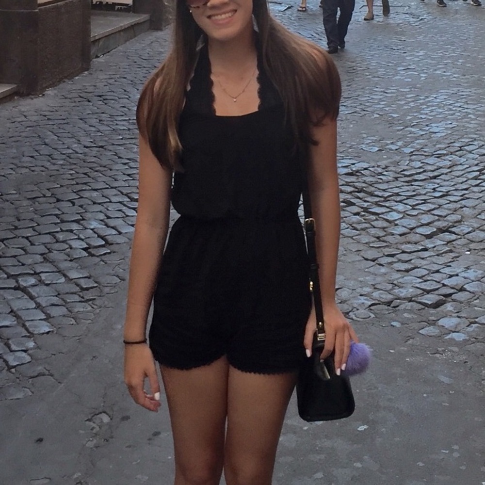 SIMPLE BLACK ROMPER - Picture 6 of 6